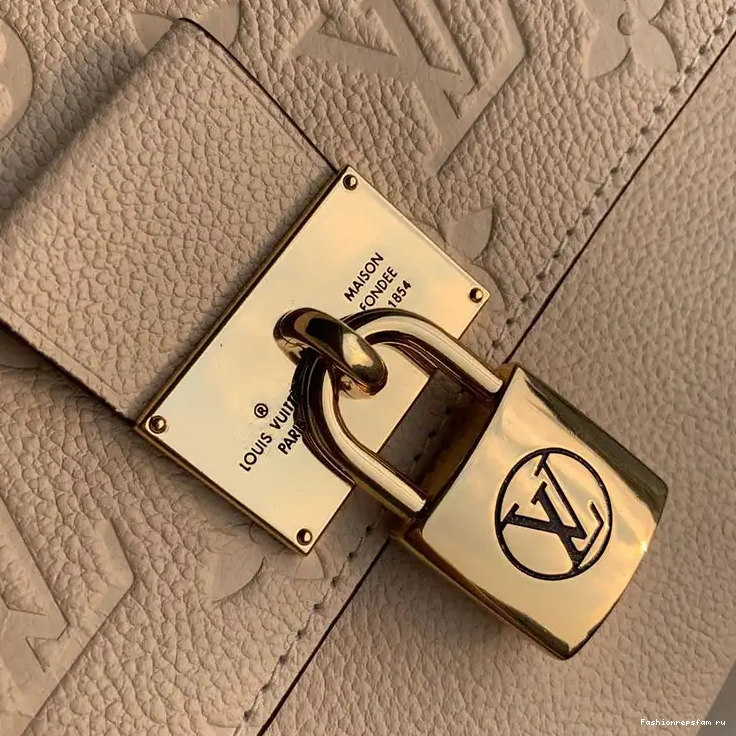 Fashionreps Bags 19T1L0722 LV 0803